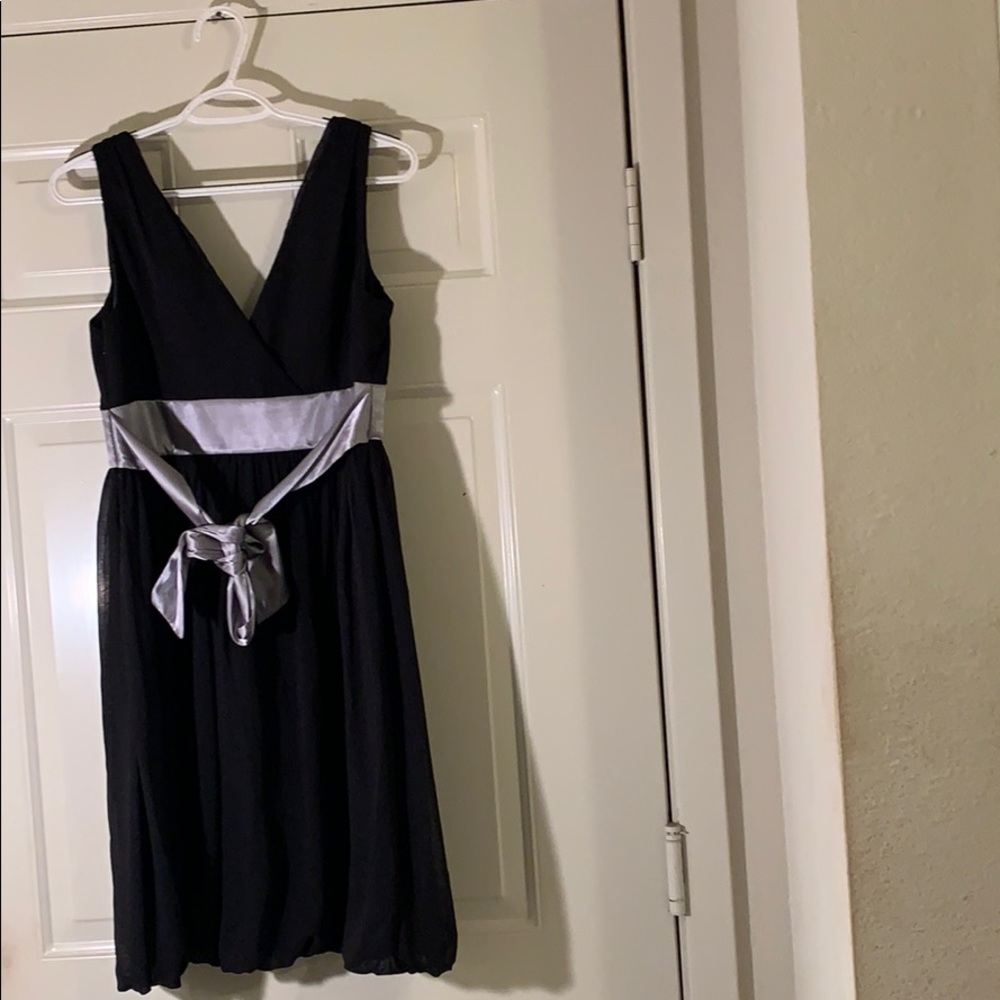Dress - Picture 2 of 5